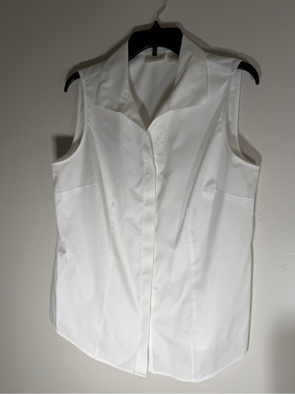 Chico’s Women’s Size 2 White Sleeveless Collared Hidden Button Blouse Shirt